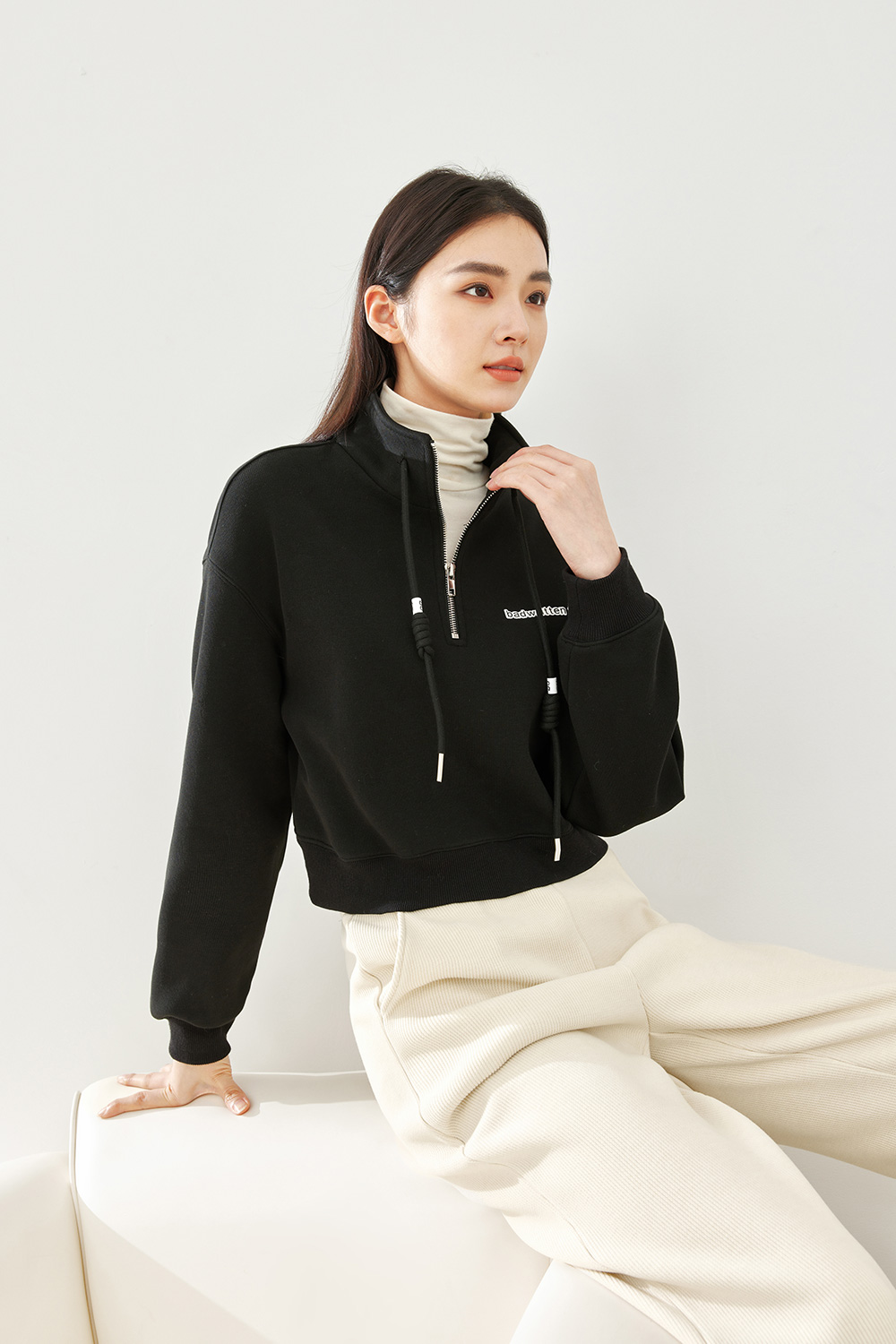 Light sports style casual sweater