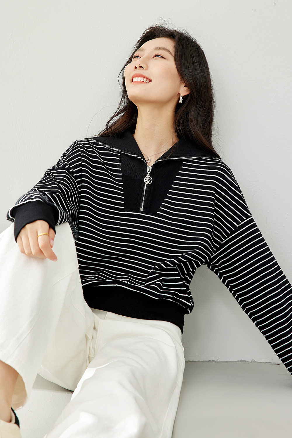 Fashionable Striped sweatshirt