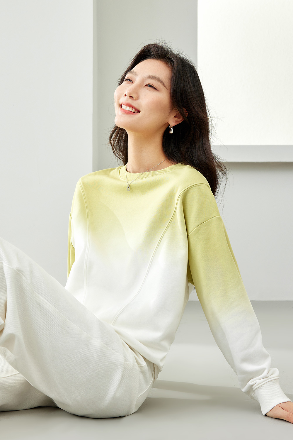 Gradient Round Neck Hoodie-VIMLYSTORE