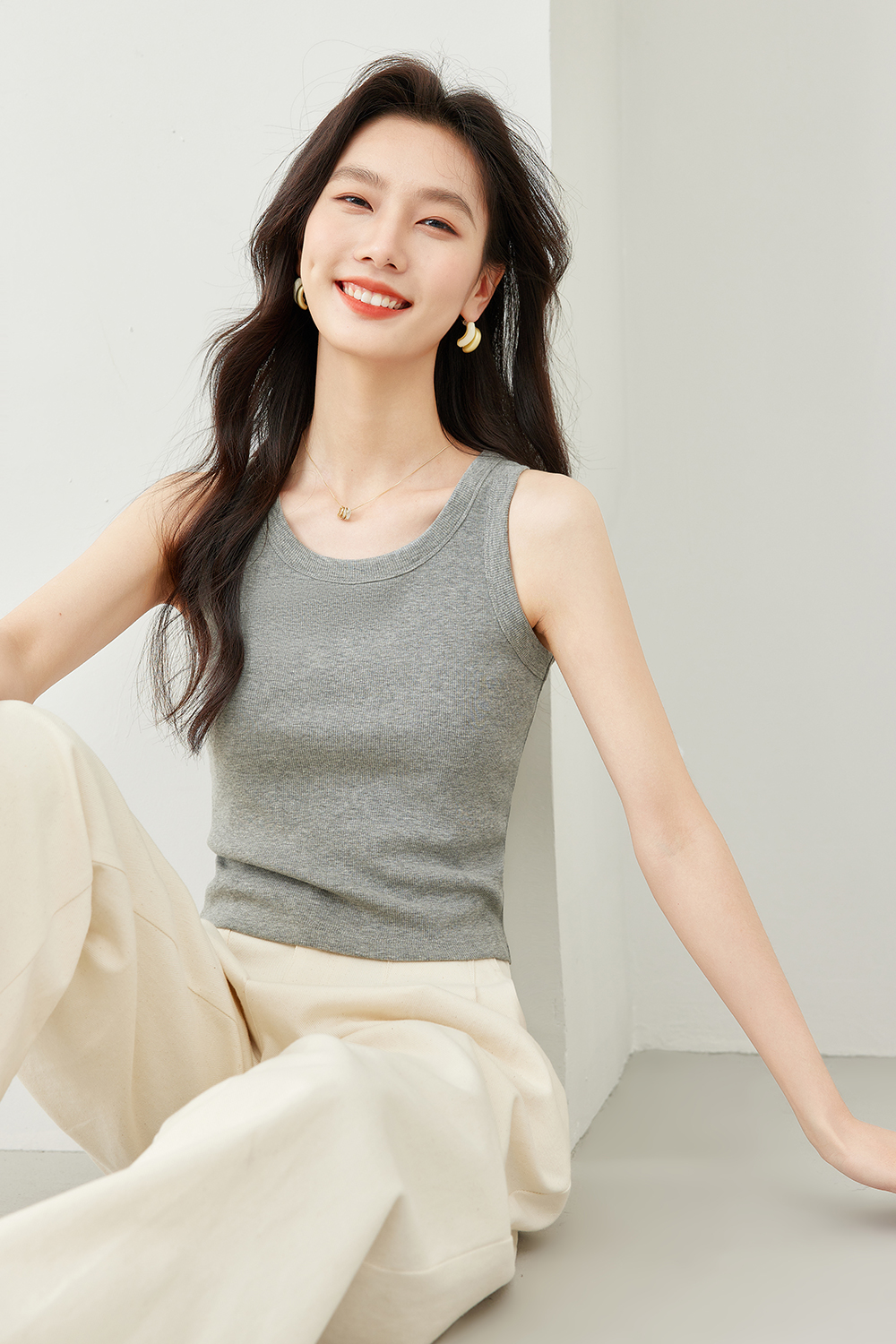 Crew Neck Knitted Vest