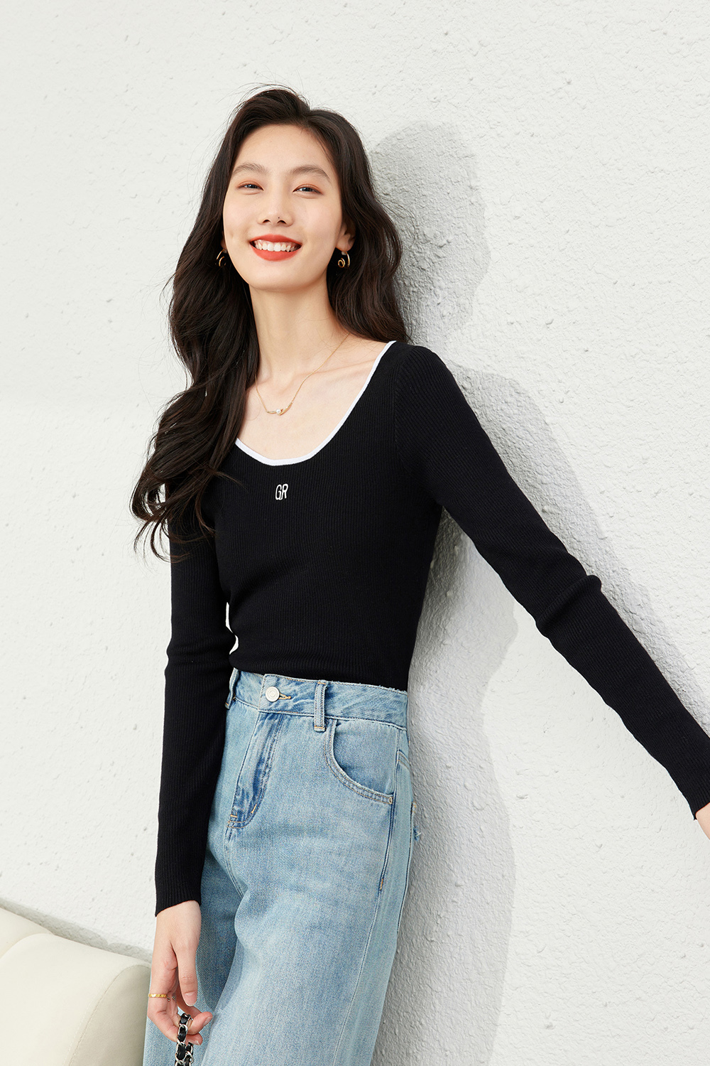 U-Neck Contrast Knitted Sweater