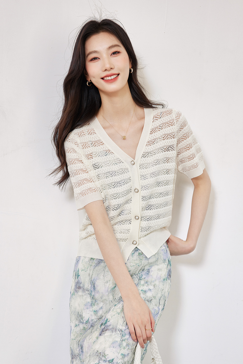 （暂无定价）Hollow Striped Knitted Cardigan