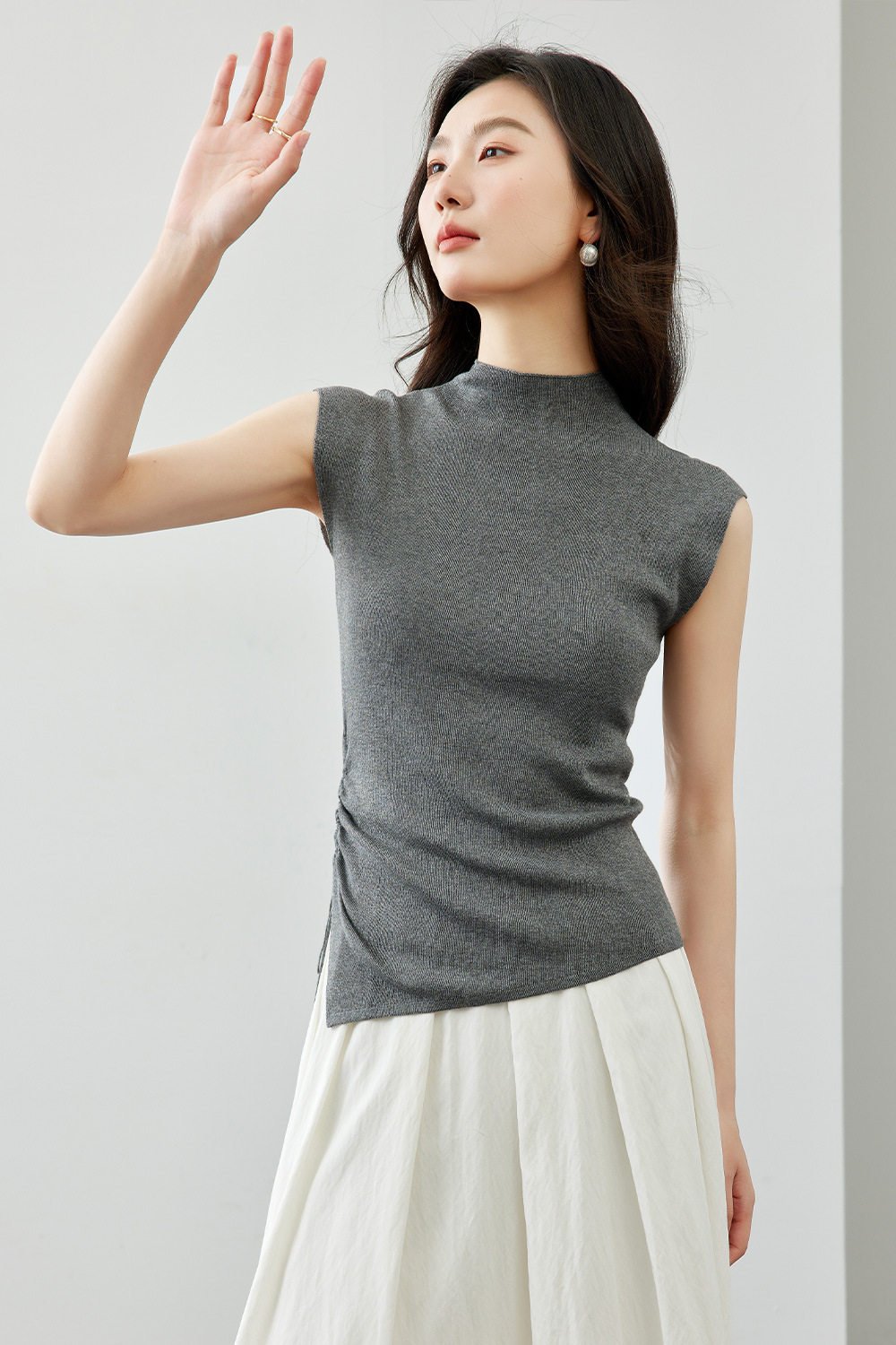 Half Turtleneck Sleeveless Solid Color Sweater