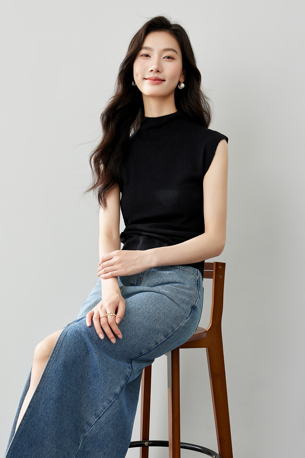 Half Turtleneck Sleeveless Solid Color Sweater