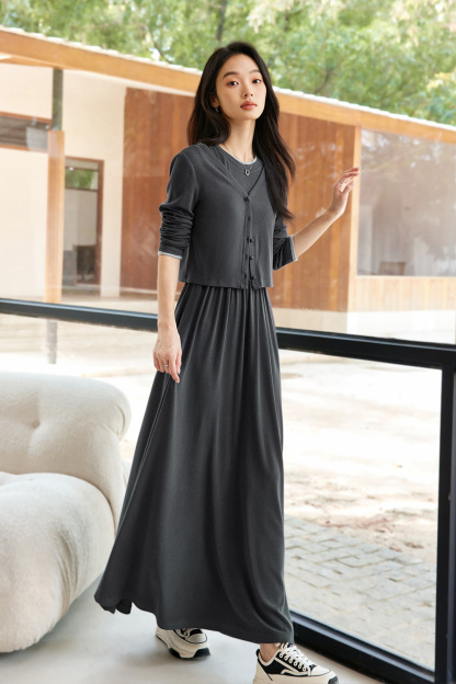 Cotton-Spun Solid Color Simple Suit