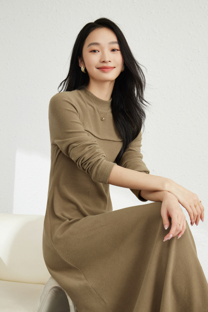 Inner waist-cinched knitted dress