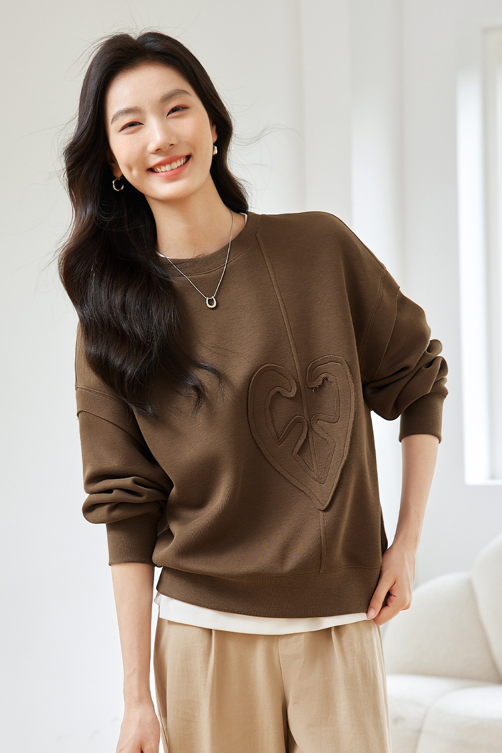 Heart Patch Embroidery Sweatshirt