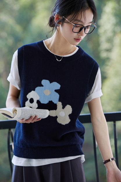 Simple Floral Knitwear