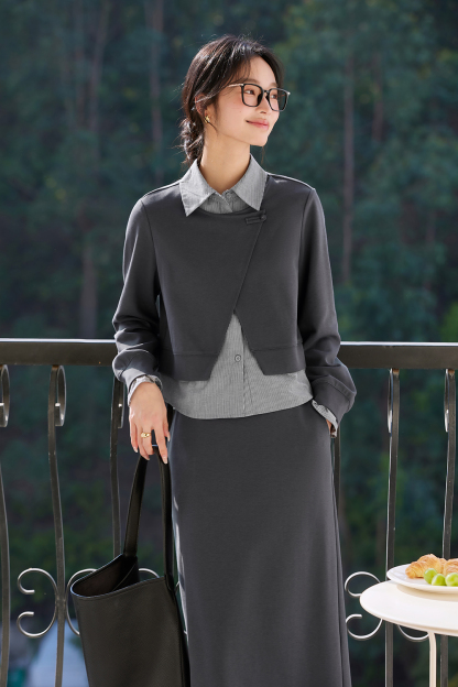 Simple Intellectual Gray Suit