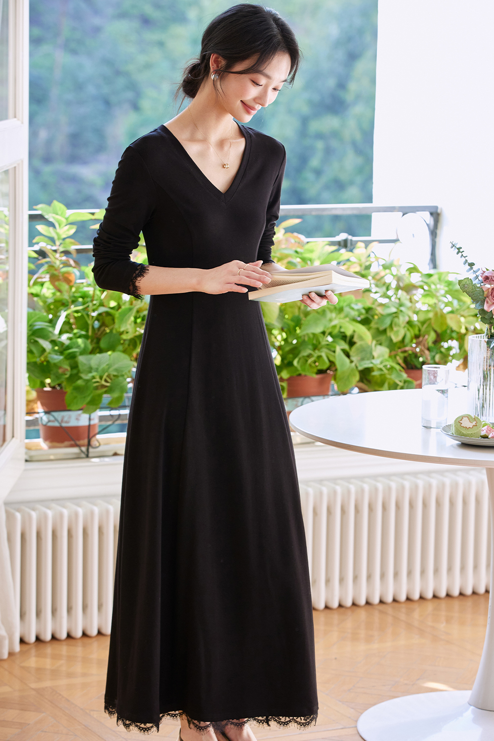 Elegant Black Lace Hem Dress