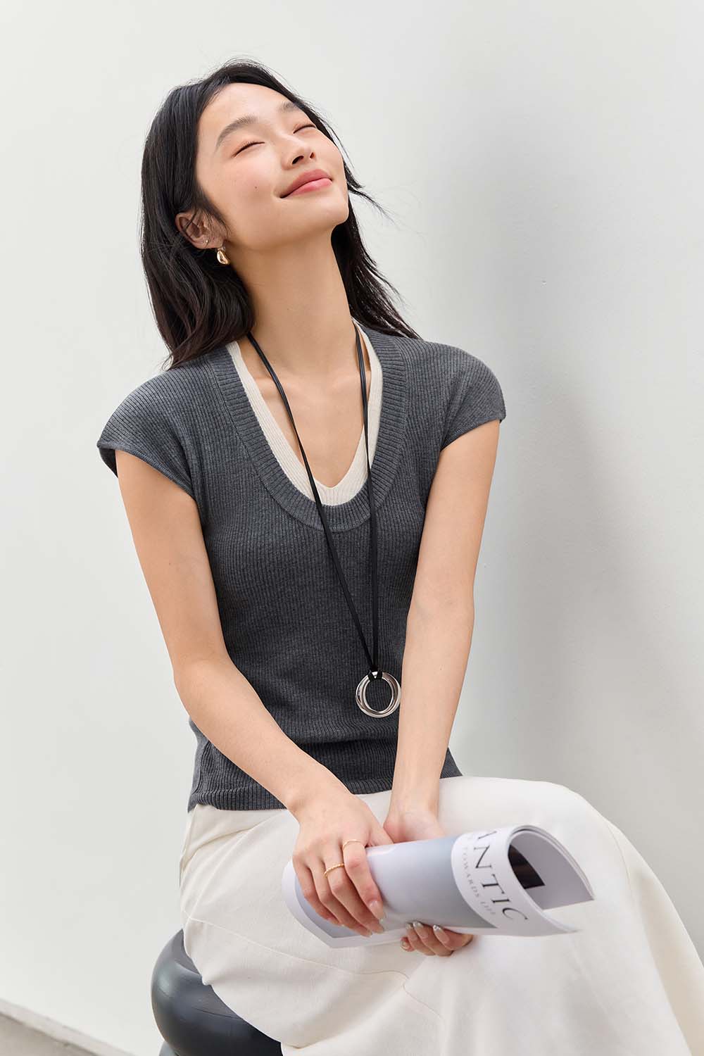 Minimalist Contrast Color Slim Sweater