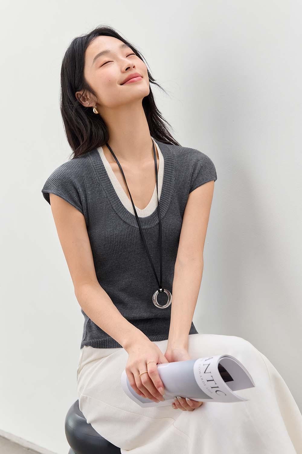 Minimalist Contrast Color Slim Sweater