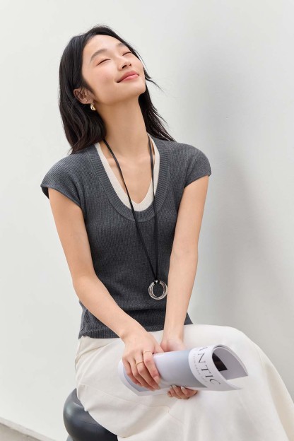 Minimalist Contrast Color Slim Sweater