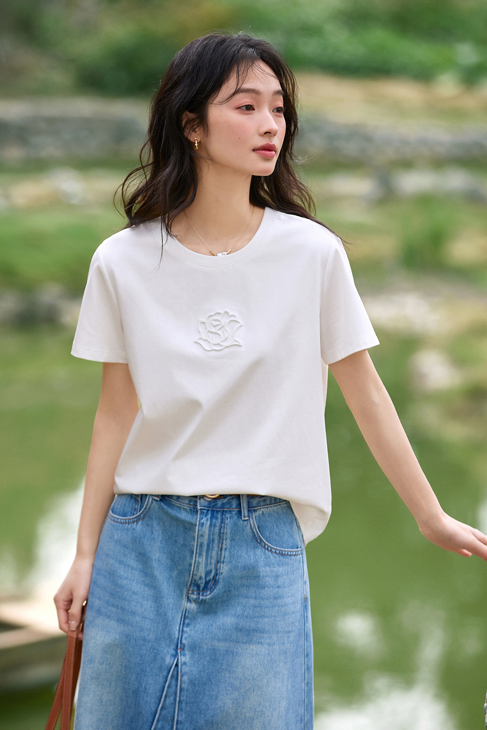 Toothbrush Embroidered Flower Design Loose T-Shirt