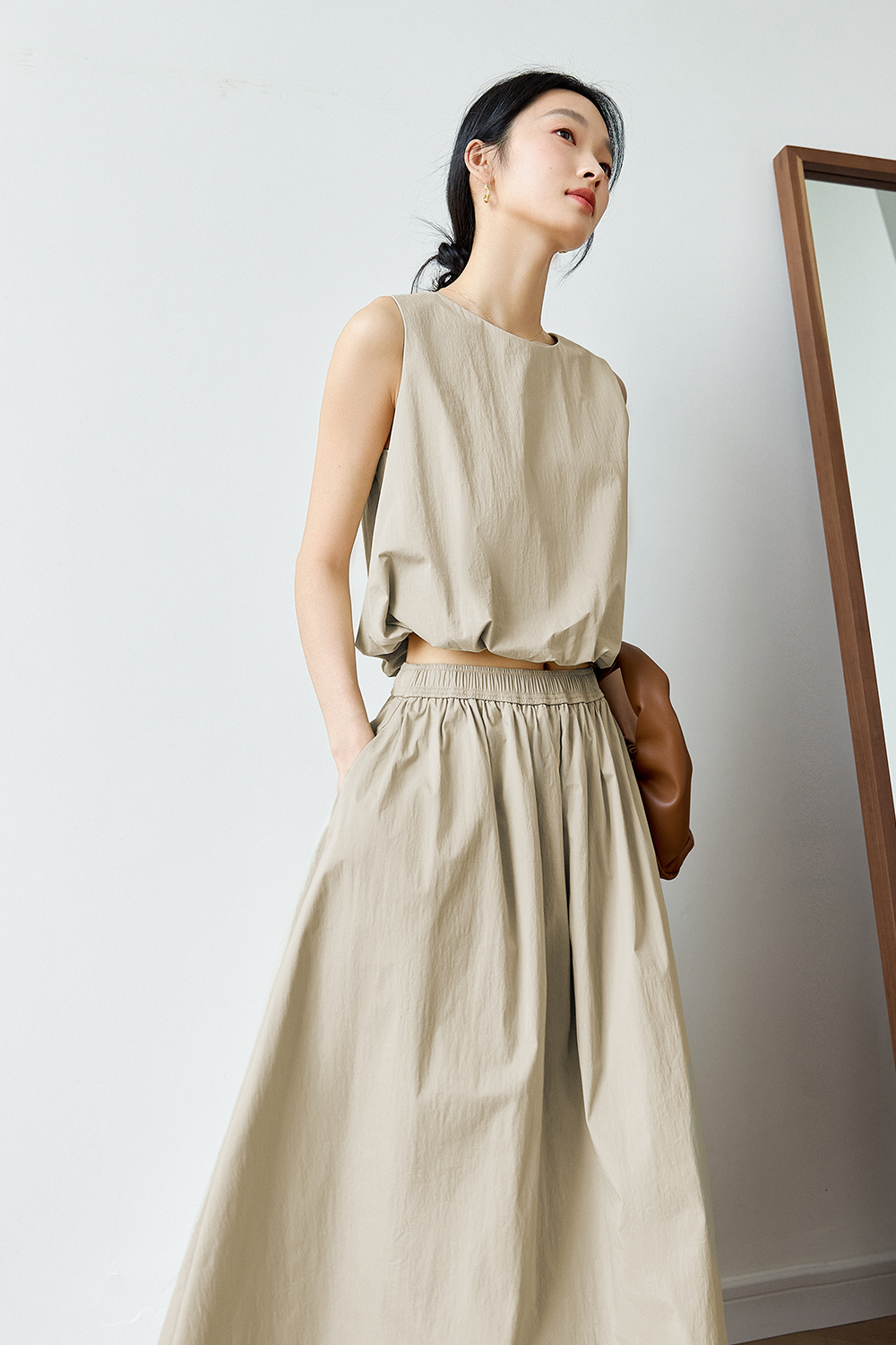 Round Neck Sleeveless Skirt Suit