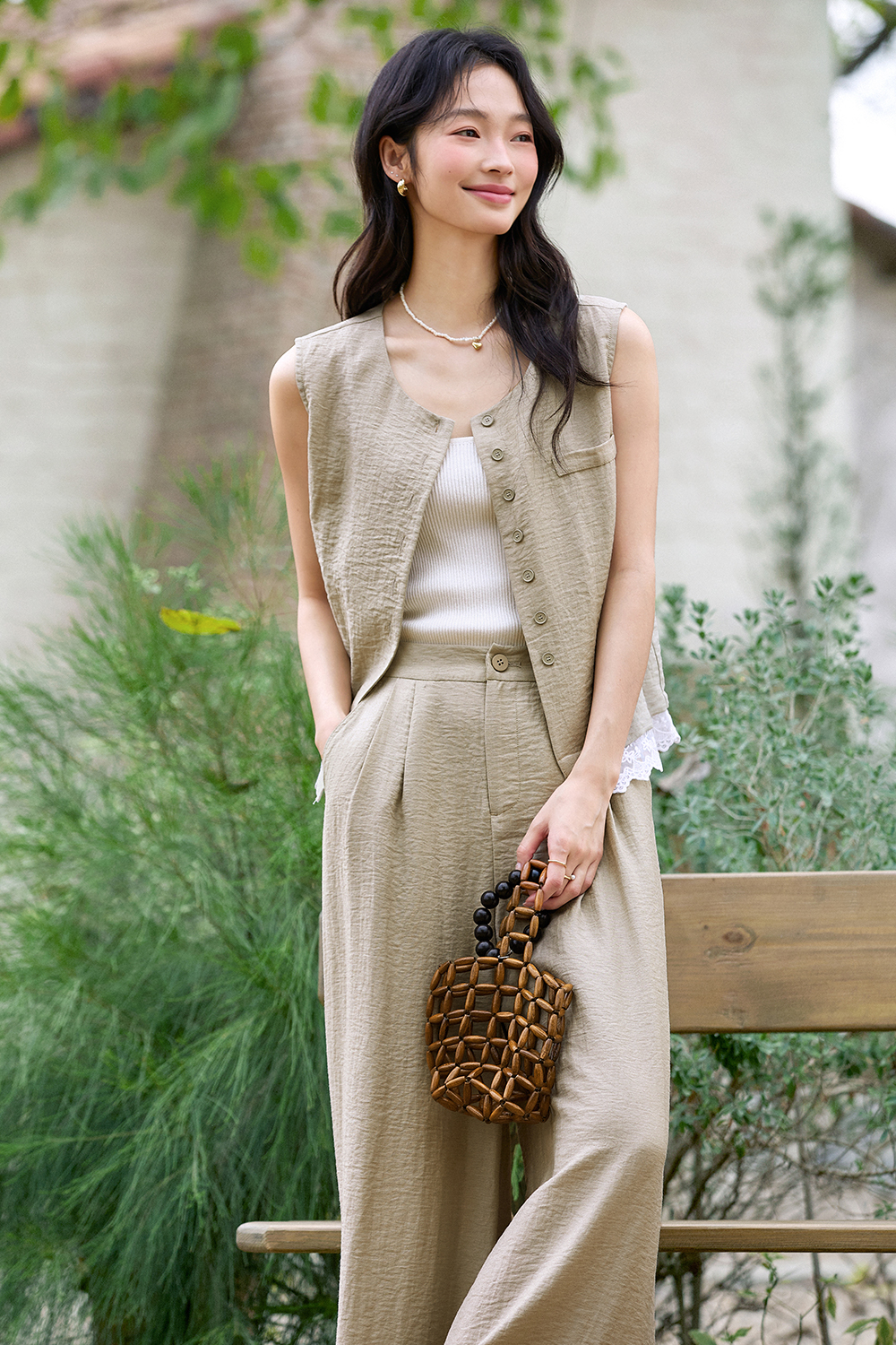 Wrinkled Lace Vest Suit
