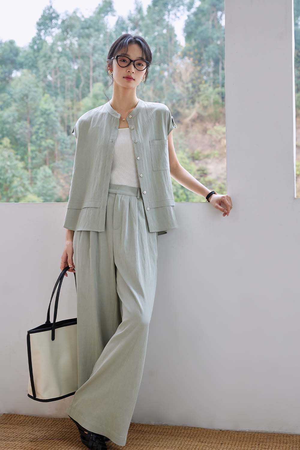 Comfortable Sleeveless Commuter Suit