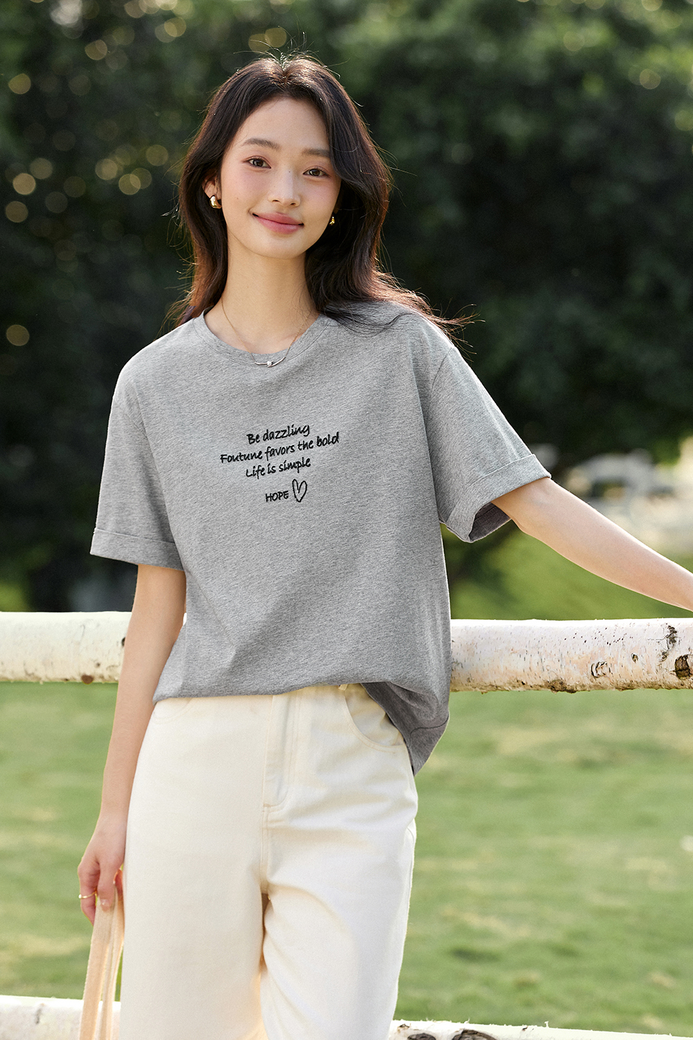 Simple Fashion Embroidered T-Shirt