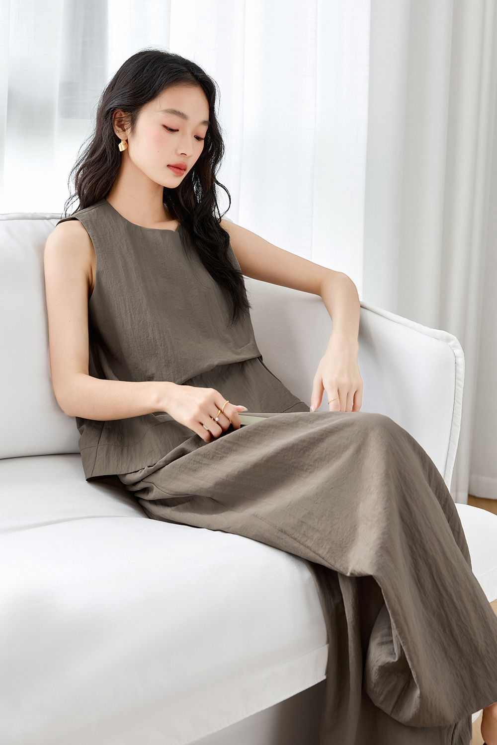 Slimming Sleeveless Top with Flared Pants Set