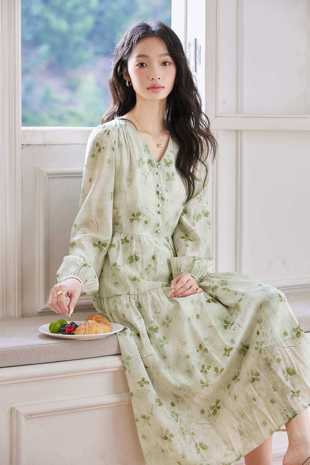 V-Neck Puff-Sleeve Belted Maxi Dress with Waist-Defining Tie-VIMLYSTORE