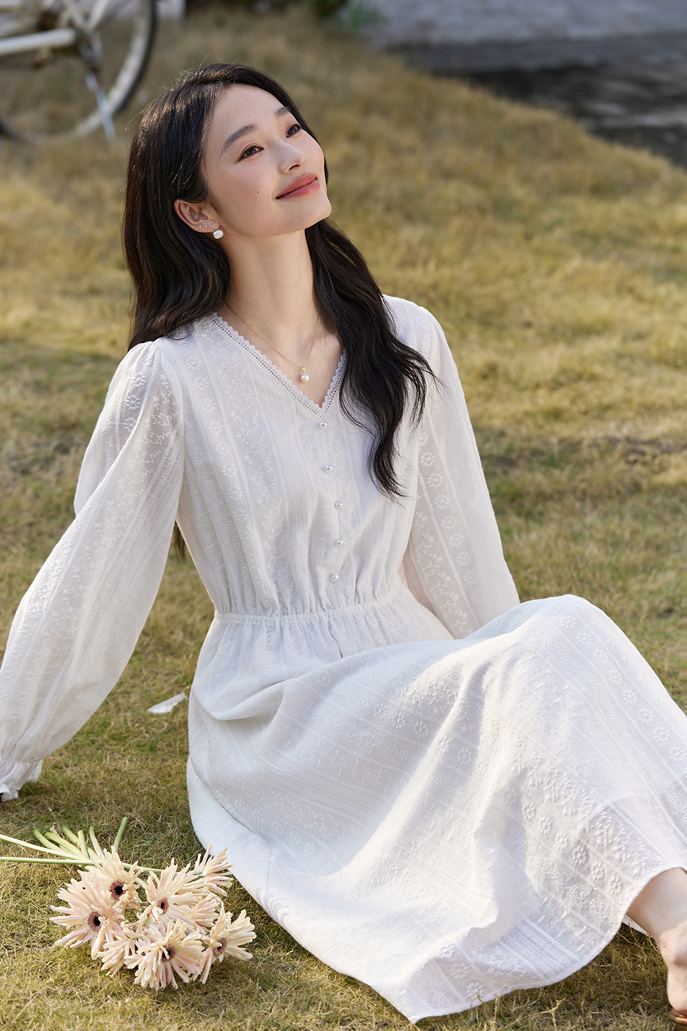 Luxe White Cotton V-Neck Dress with Lace Embroidery & Belted Waist-VIMLYSTORE
