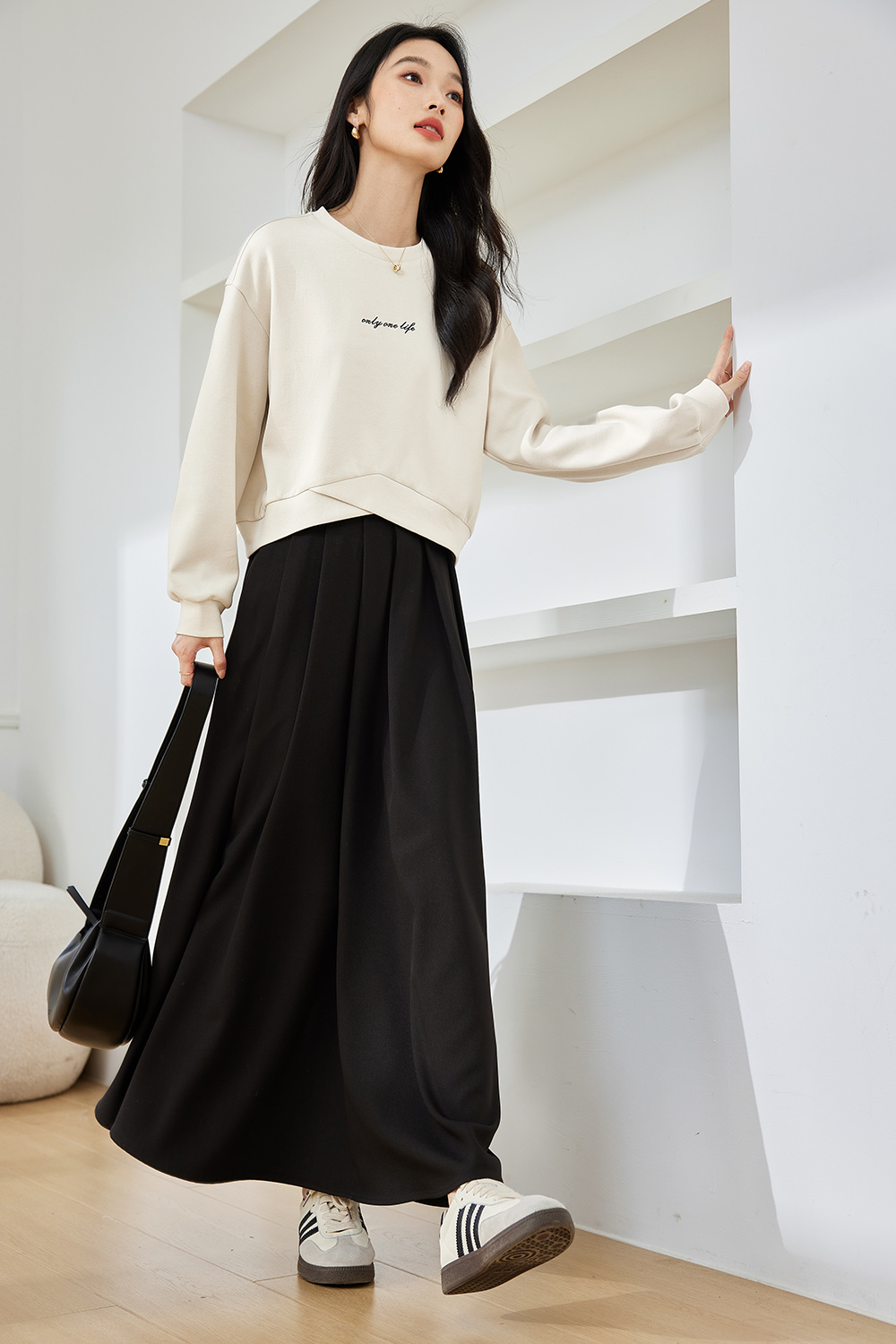 Letter Embroidered Casual Sweatshirt