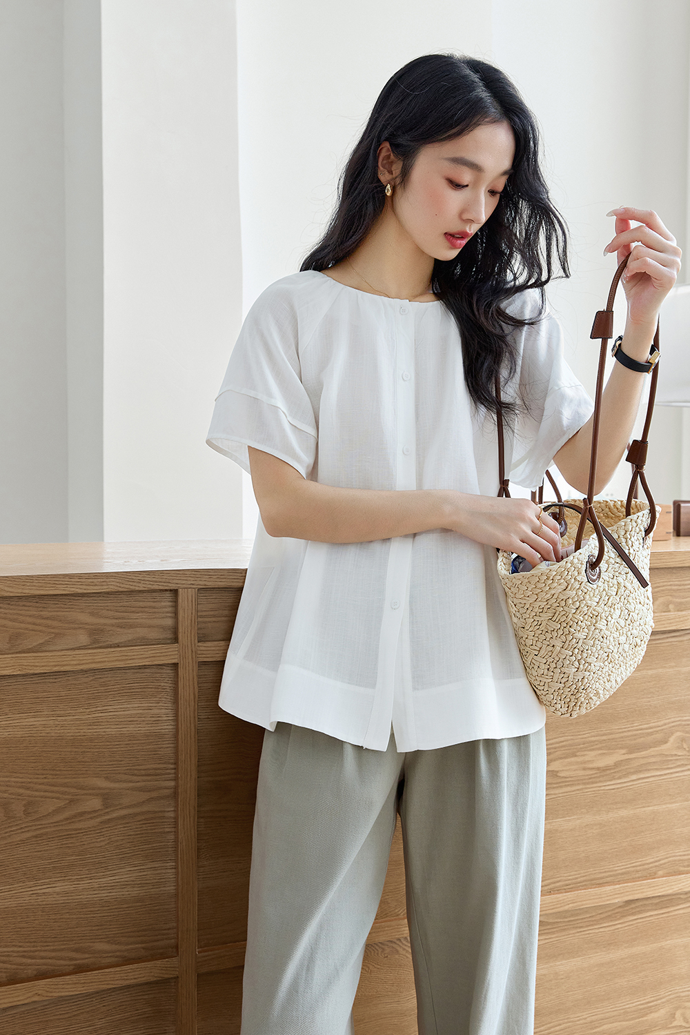 Minimalist Commute Textured Shirt with Round Neck