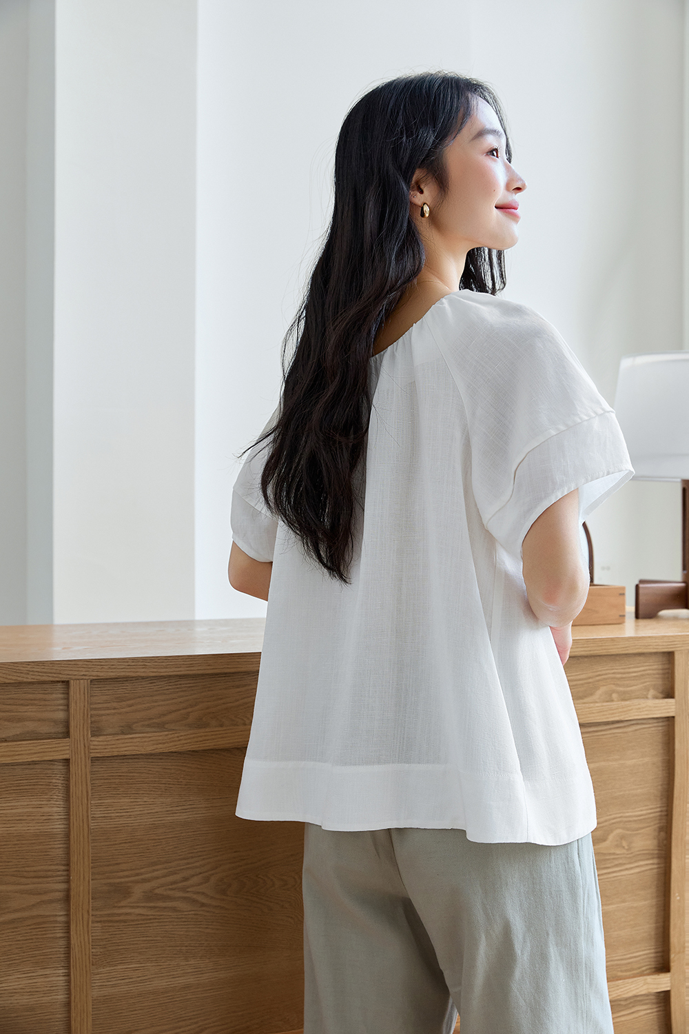 Minimalist Commute Textured Shirt with Round Neck
