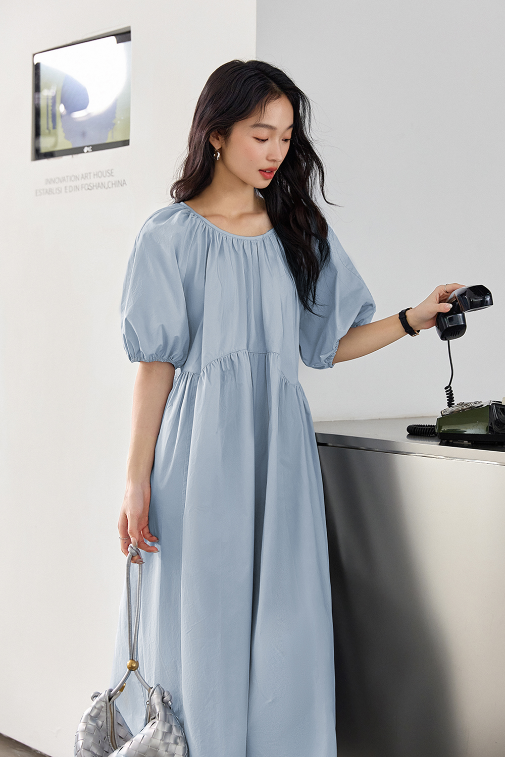 Minimalist Cotton Puff-Sleeve Relaxed Dress