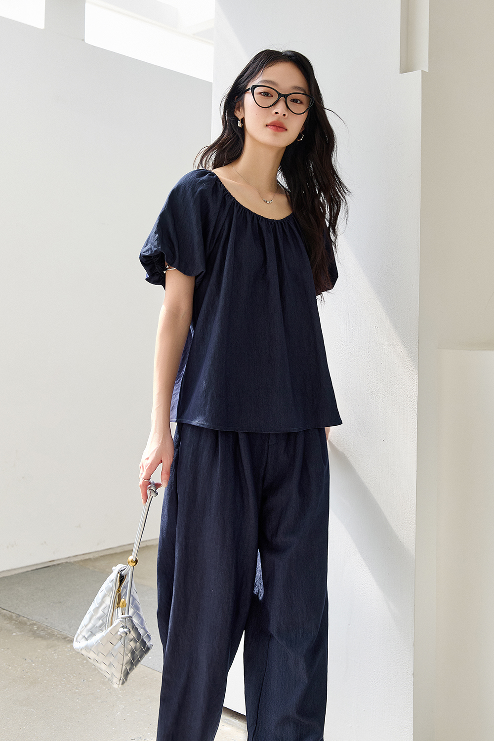 Simple-Chic Puff-Sleeve Top with High-Waist Wide-Leg Pants Set
