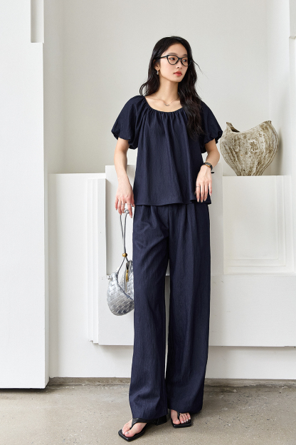 Simple-Chic Puff-Sleeve Top with High-Waist Wide-Leg Pants Set