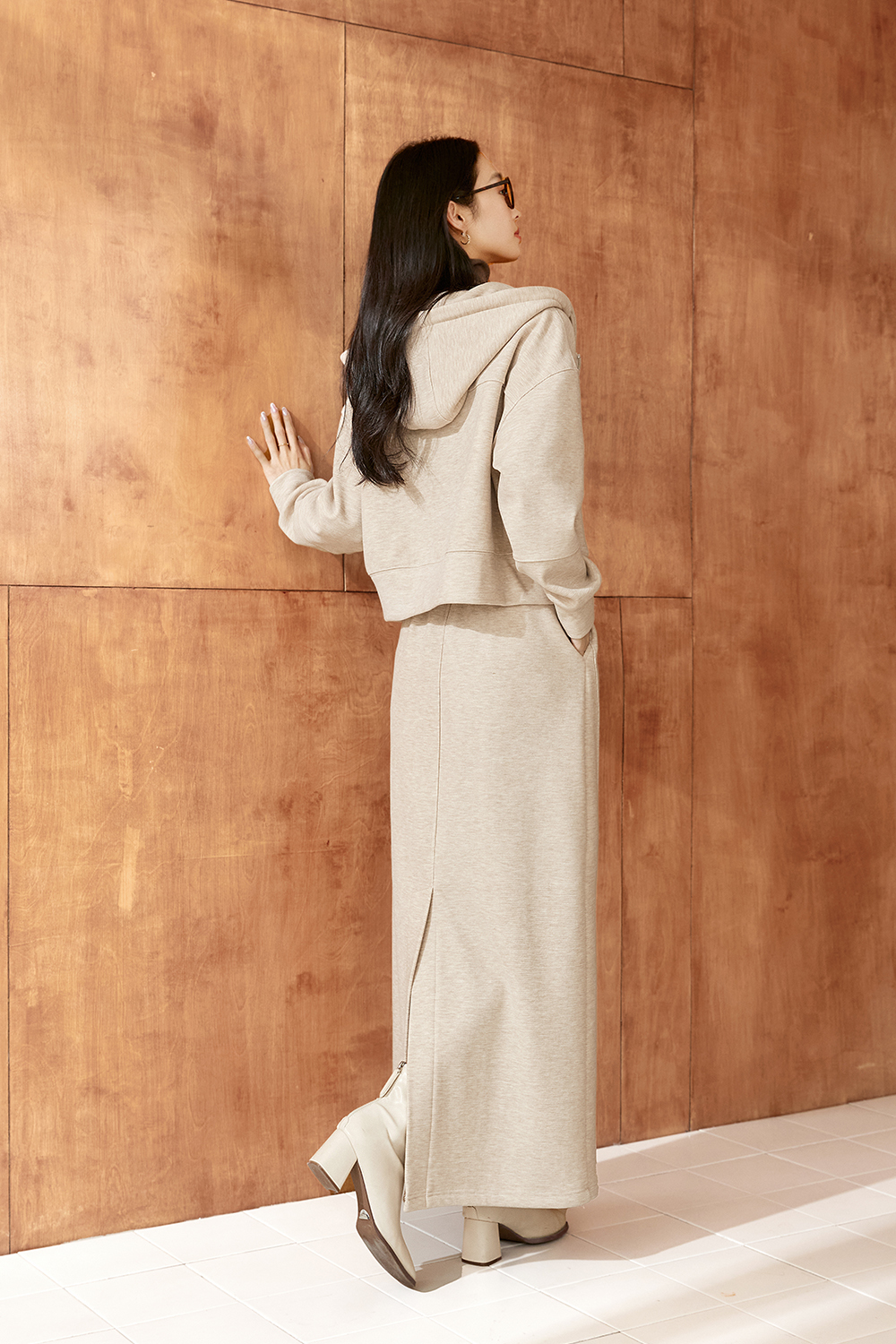 Fashionable loose hooded suit