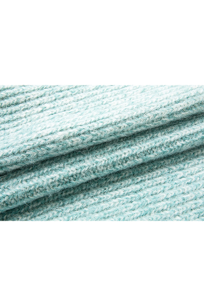 Gentle Contrasting Color V-Neck Knitted Sweater
