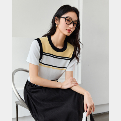 Contrast Striped Round Neck Sweater