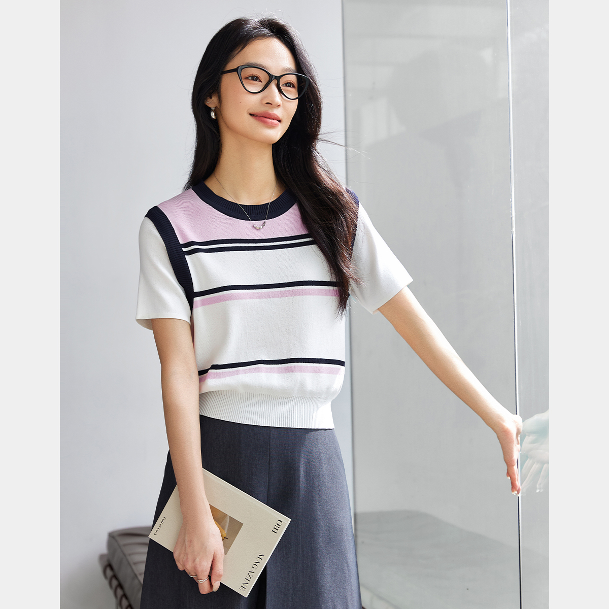 Contrast Striped Round Neck Sweater