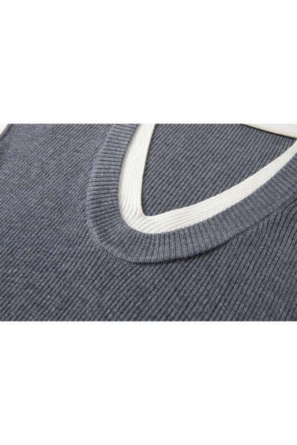 Minimalist Contrast Color Slim Sweater