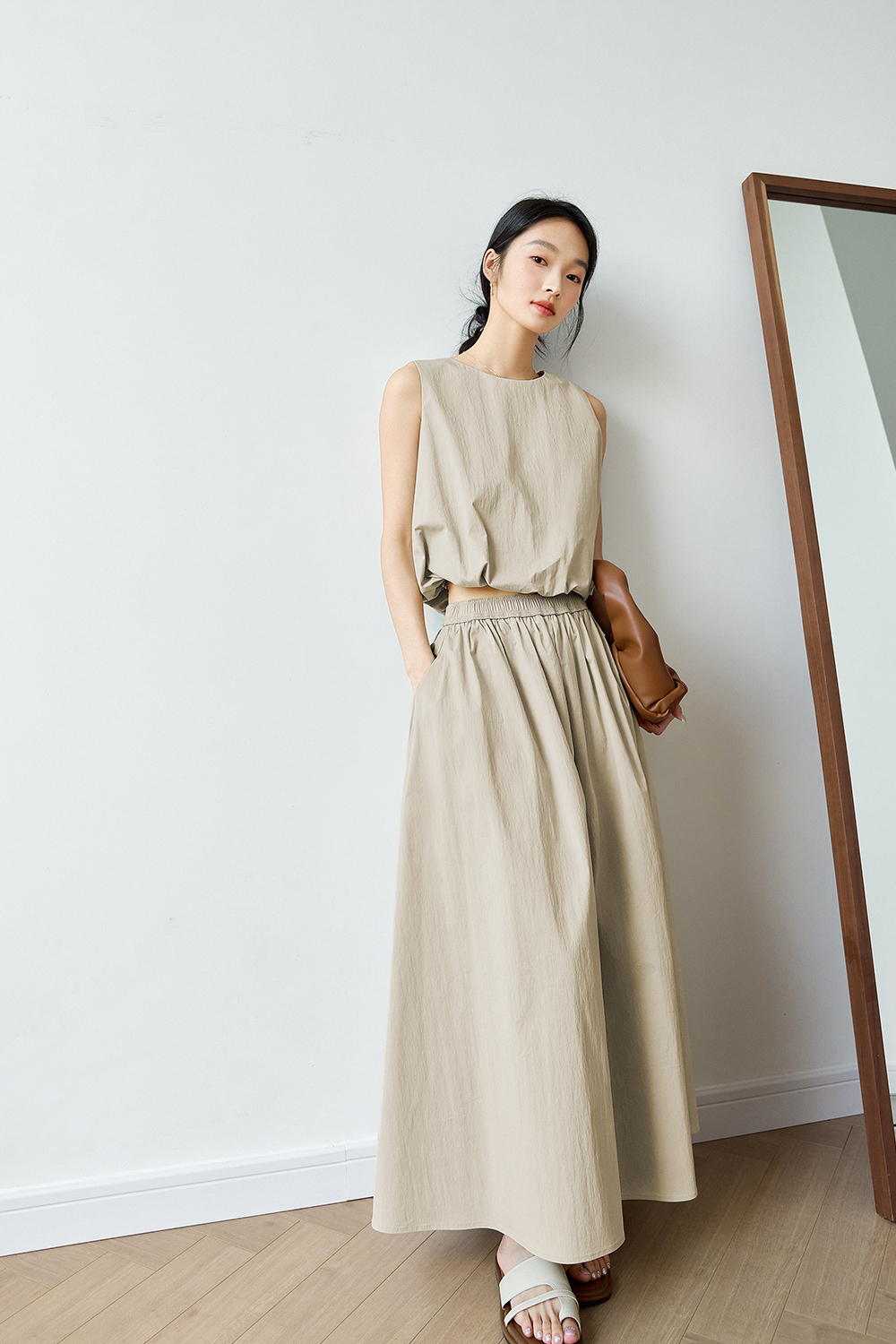 Round Neck Sleeveless Skirt Suit