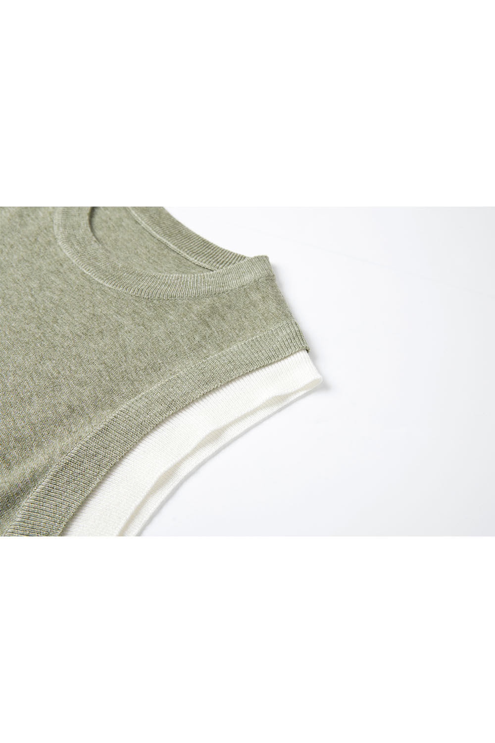 Round Neck Sleeveless Loose Knit Sweater