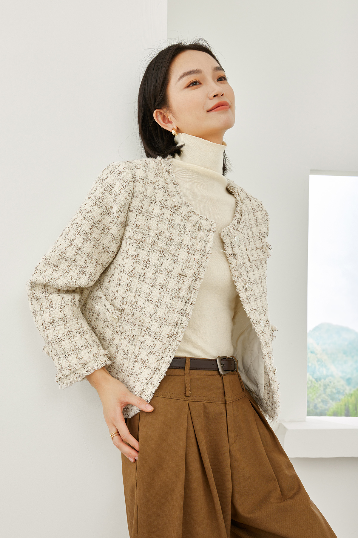 Tassel-Trimmed Round Neck Short Jacket