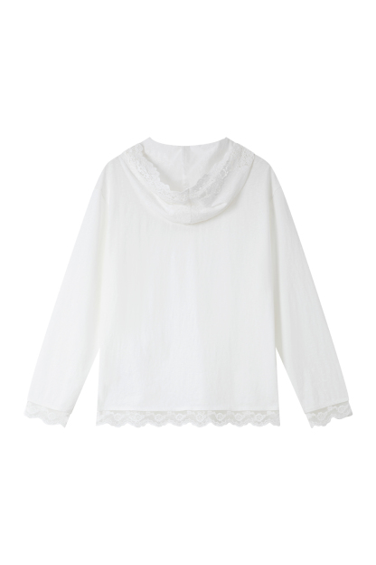 Lace-Decorated Hooded T-Shirt
