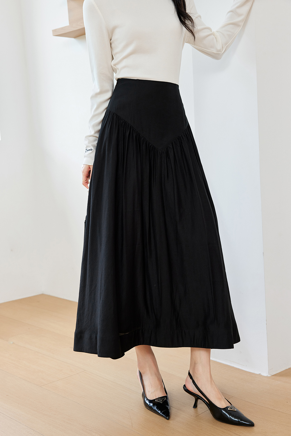Elegant Pleated Skirt.