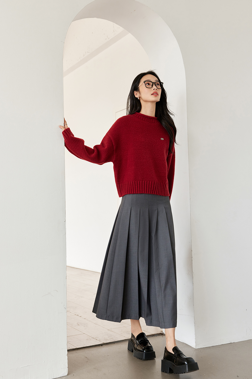 Rolled Hem Semi-High Neck Knitted Sweater-VIMLYSTORE