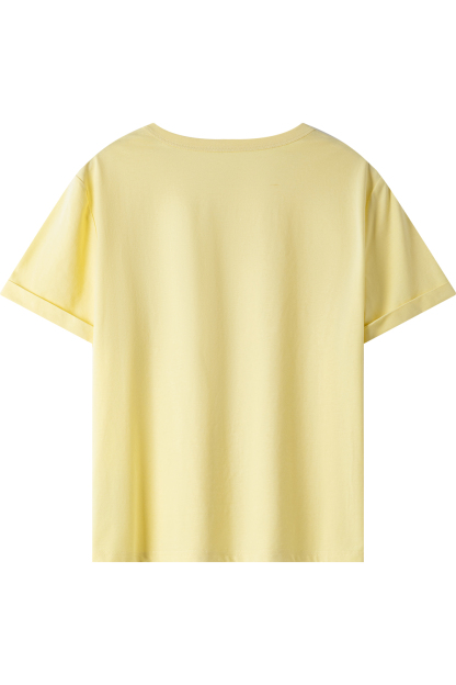 Three-Dimensional Handmade Flower-Decorated T-Shirt