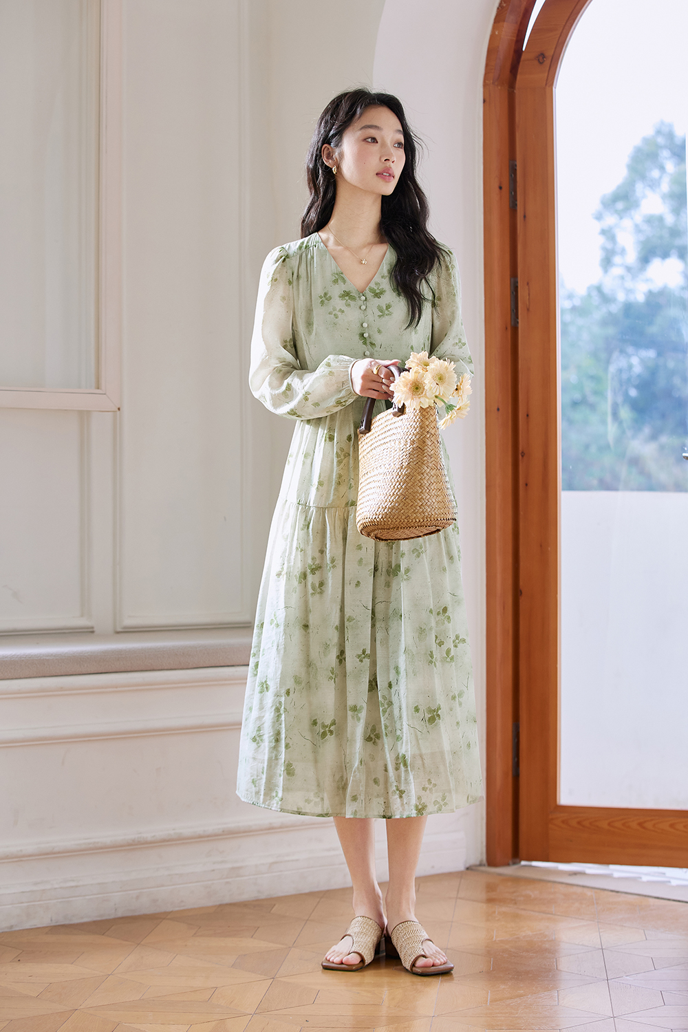 V-Neck Puff-Sleeve Belted Maxi Dress with Waist-Defining Tie-VIMLYSTORE