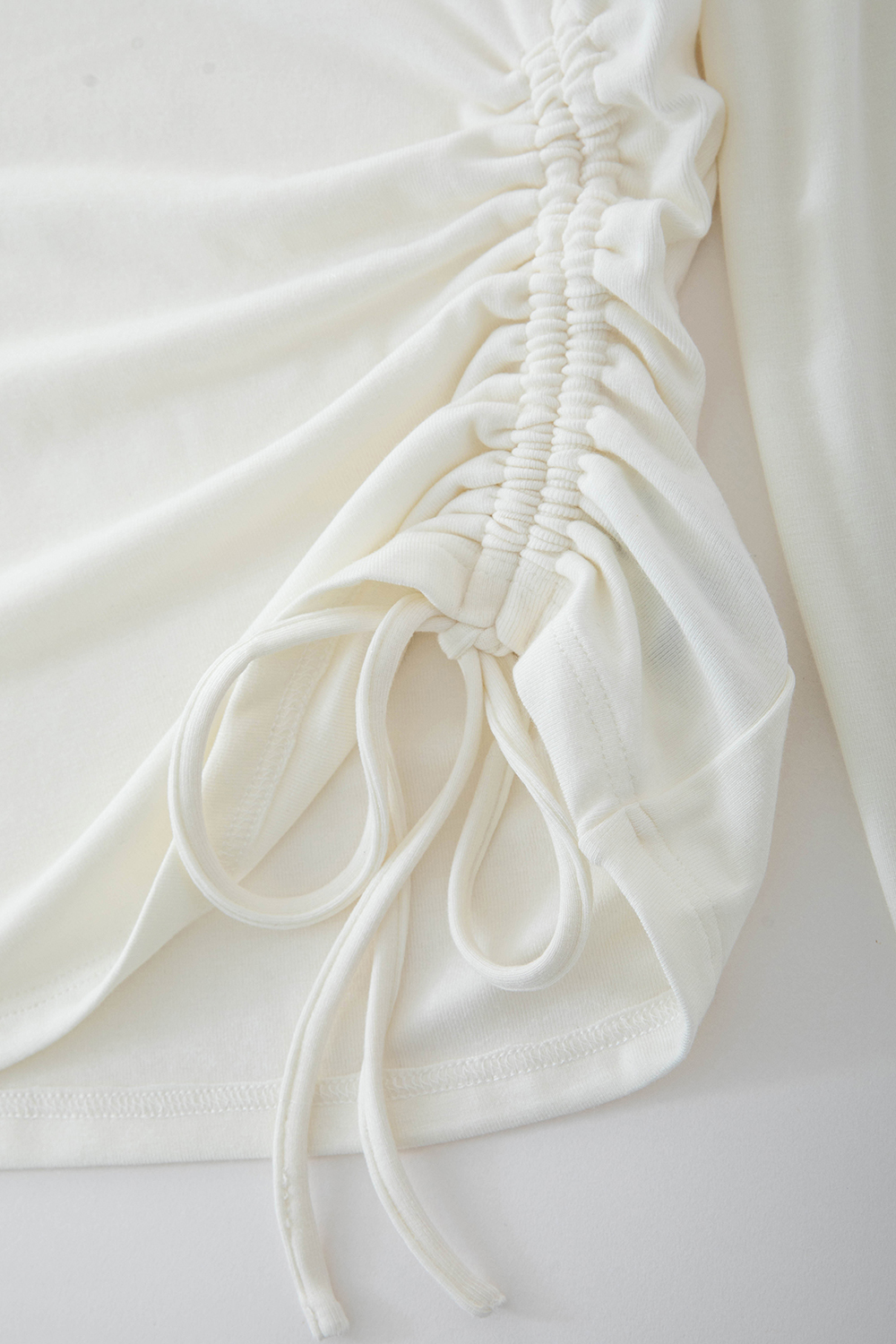 Drawstring pleated long sleeve T-shirt-VIMLYSTORE