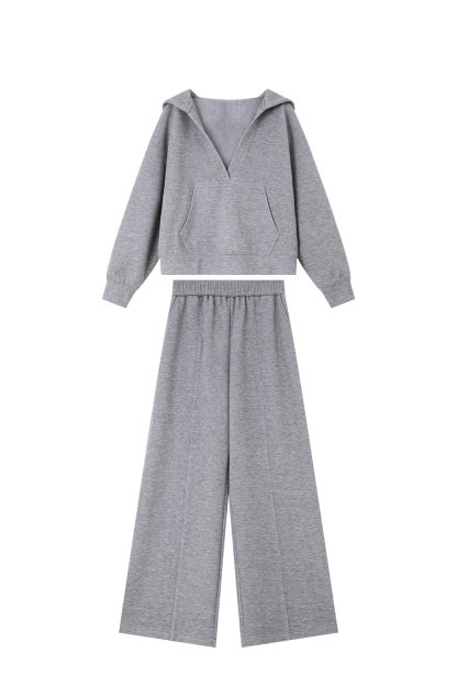 Fashionable casual V-neck suit