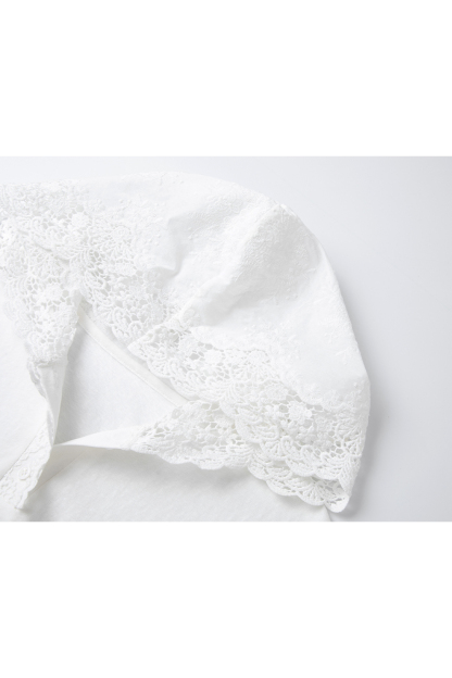 Lace-Decorated Hooded T-Shirt