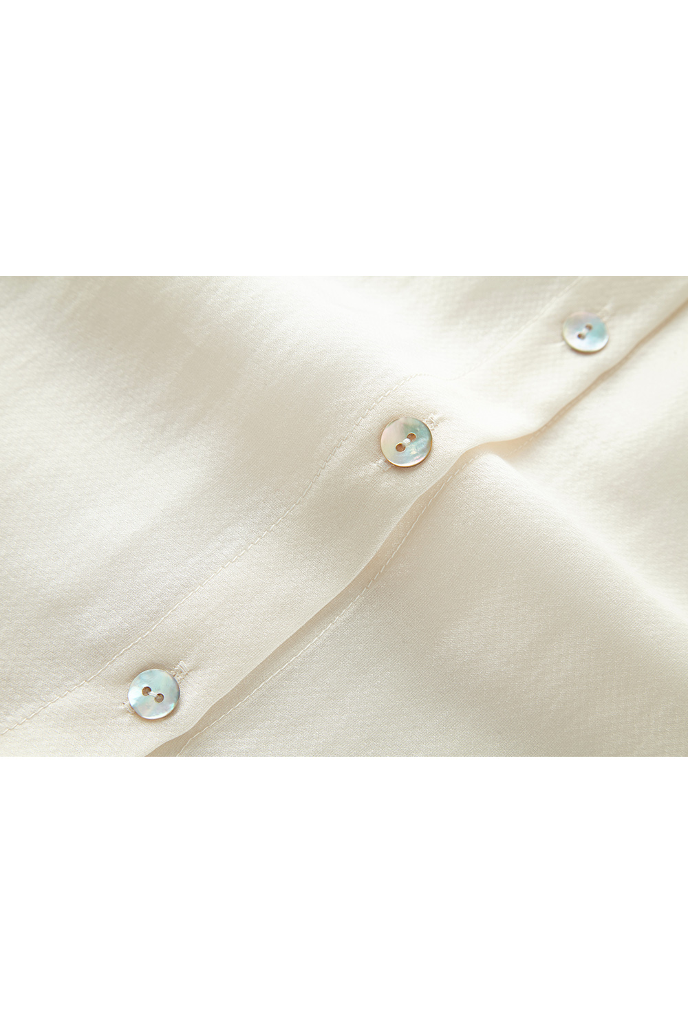 Round Collar Bud Tencel Shirt