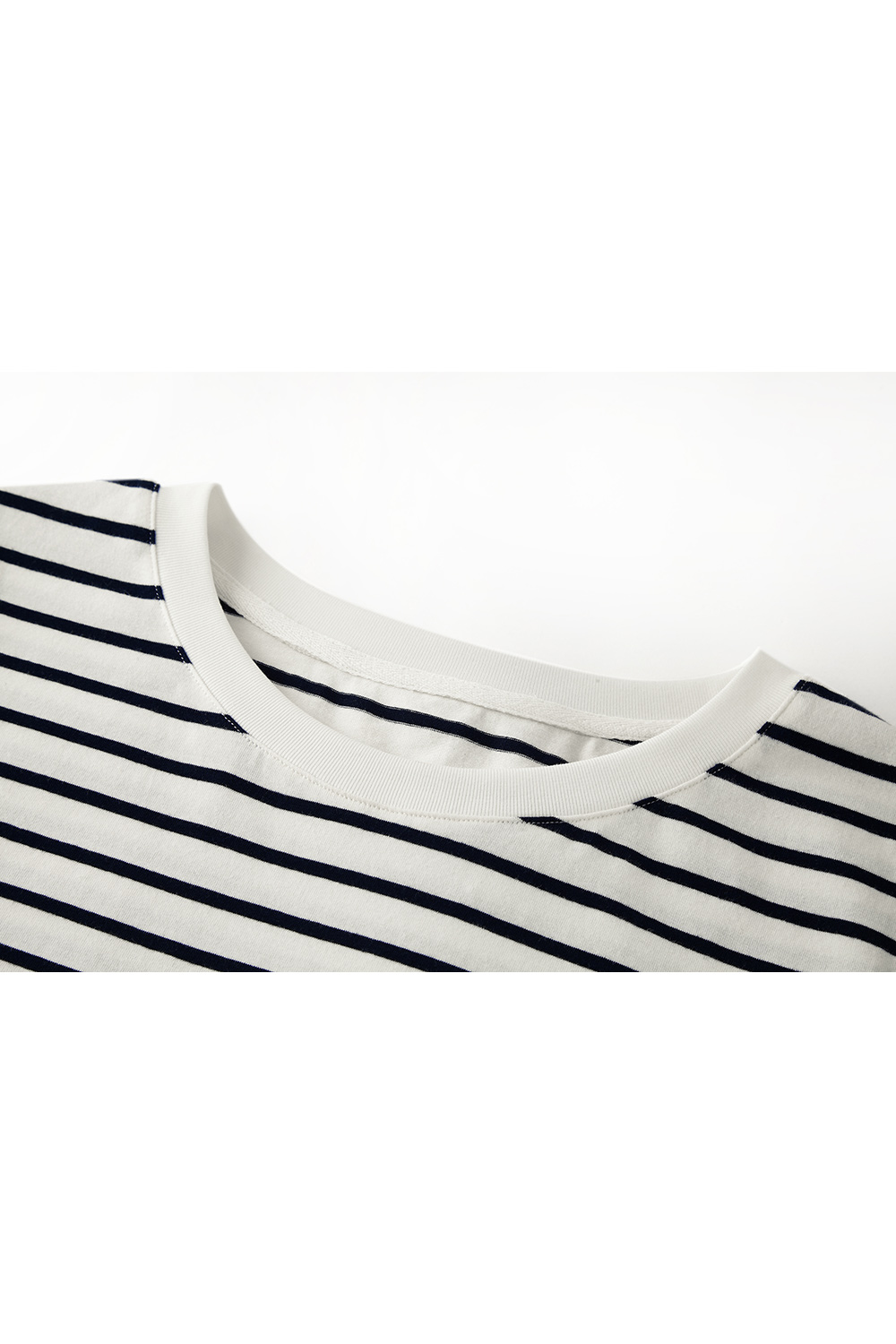 Minimalist Striped Round Neck T-Shirt-VIMLYSTORE
