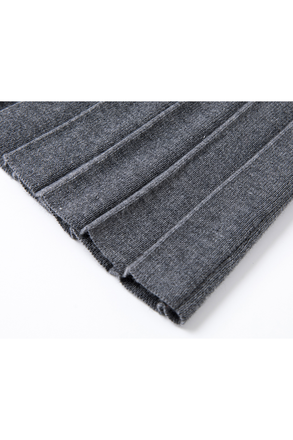 Low-Key Grey Knitted Three-Piece Suit
